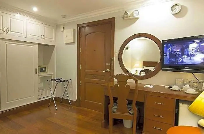 Hotel Collection O Vip Suites, Near Pnr Pasay Evangelista, Makati Manila