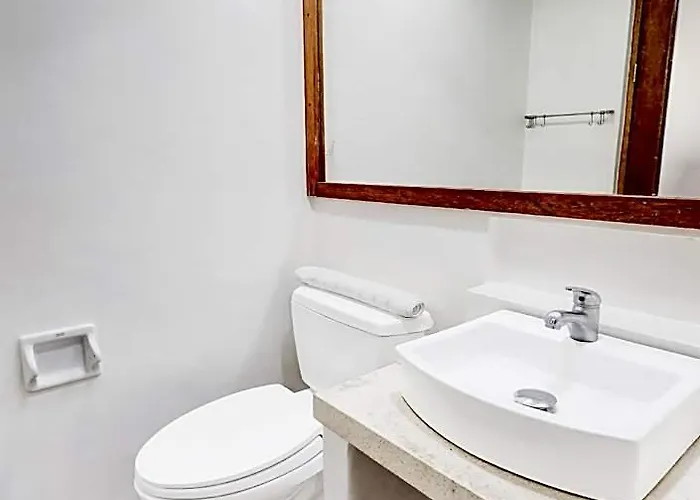 Collection O Vip Suites, Near Pnr Pasay Evangelista, Makati 3*
