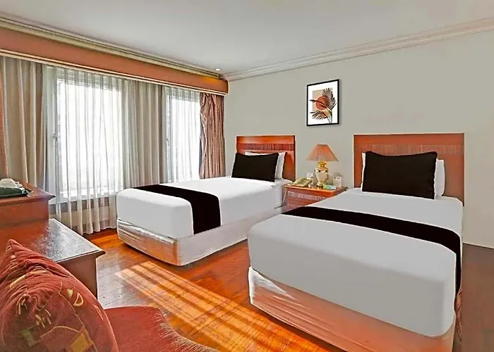Hotel Collection O Vip Suites, Near Pnr Pasay Evangelista, Makati