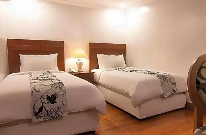 Hotel Collection O Vip Suites, Near Pnr Pasay Evangelista, Makati 3*