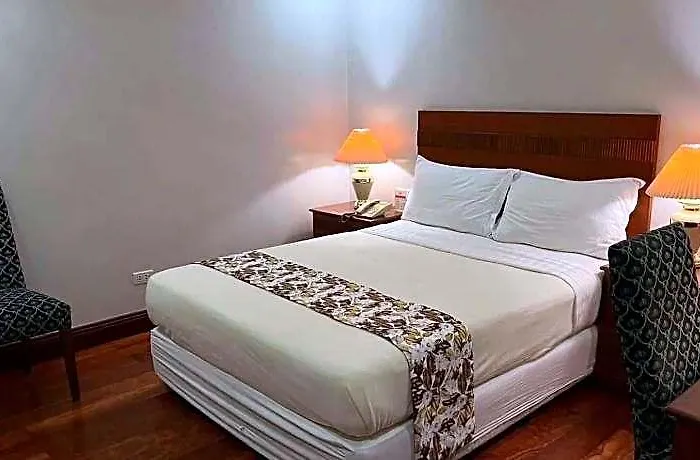 Hotel Collection O Vip Suites, Near Pnr Pasay Evangelista, Makati Manila