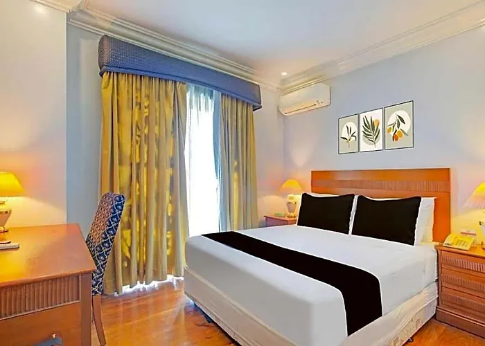 Hotel Collection O Vip Suites, Near Pnr Pasay Evangelista, Makati