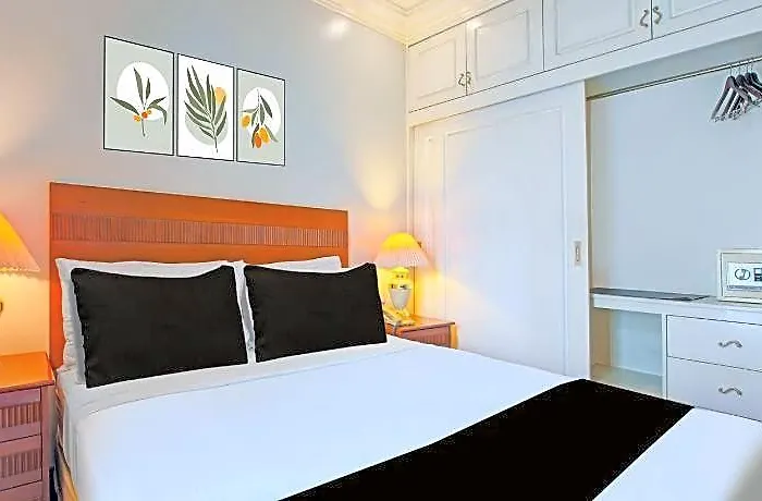 Hotel Collection O Vip Suites, Near Pnr Pasay Evangelista, Makati